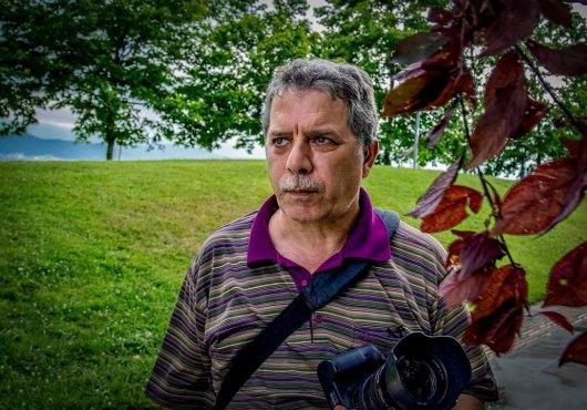 FOTOĞRAF SANATÇISI AKÇAY KORONAVİRÜSE YENİLDİ