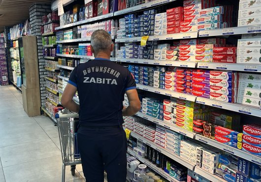 Kocaeli Büyükşehir’den market raflarına sıkı takip