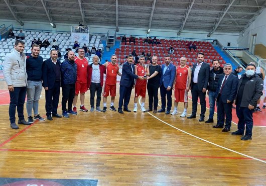 ŞAMPİYONLUK İÇİN OYNADILAR GÖNÜLLERİ KAZANDILAR