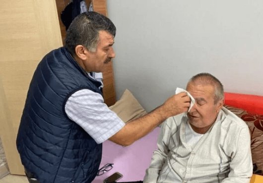 Kas Hastası Babanın Dramı! Eşi Evi Terk Edince Dünyası Başına Yıkıldı