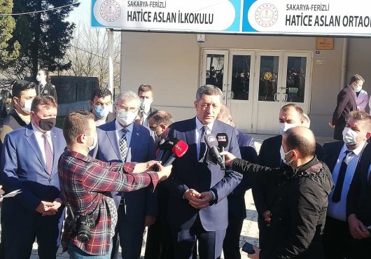 SAKARYA'DA BAKAN SELÇUK'TAN YÜZ YÜZE EĞİTİM AÇIKLAMASI