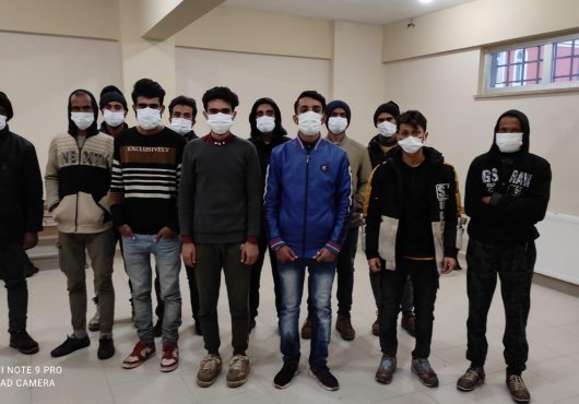 12 KAÇAK  GÖÇMEN YAKALANDI