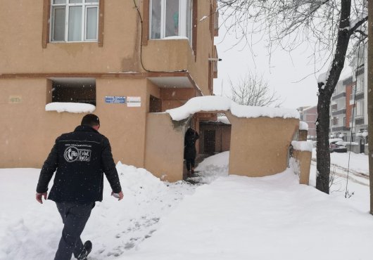 KARTEPE'NİN EVLATLAR YÜREKLERİ ISITTI