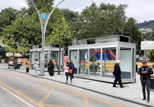 Cumhuriyet Parkına klimalı modern durak