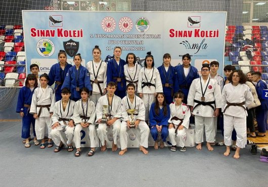 JUDOCULAR ZONGULDAK'TA KÜRSÜDEN İNMEDİ