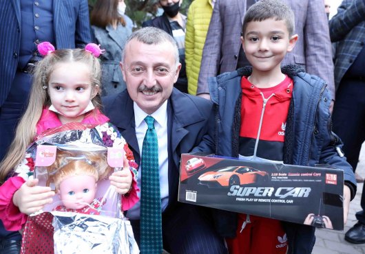 DERİNCE'DE HİZMET ÜSTÜNE HİZMET YAPIYORUZ