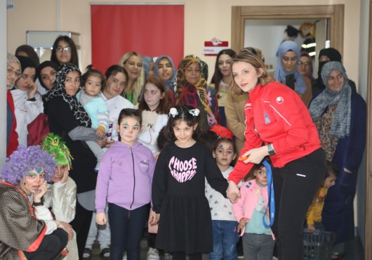 Kocaeli’nin misafir çocukları doyasıya eğlendi