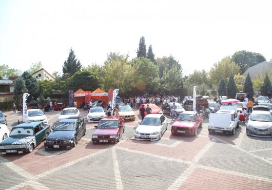  Büyükşehir, modifiyeli araç  tutkunlarını buluşturdu