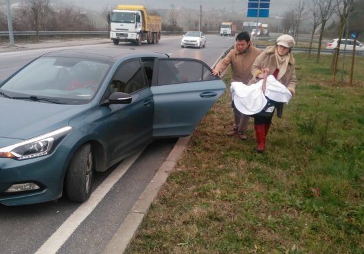 Hasta bebeğin imdadına Büyükşehir Zabıtası yetişti