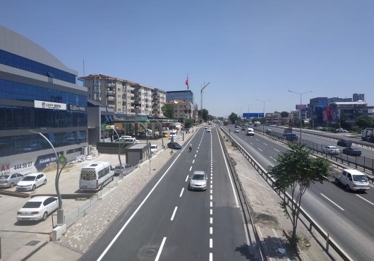 GEBZE İSTANBUL  CADDESİNDE YOL ÇİZGİLERİ ÇİZİLDİ