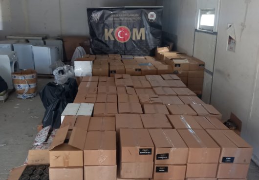 Kaçakçılara eş zamanlı operasyon!  Tonlarca tütün ele geçirildi