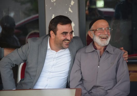BAŞKAN ÖZLÜ BAŞİSKELE'NİN ULU ÇINARLARININ GÖLGESİNDE