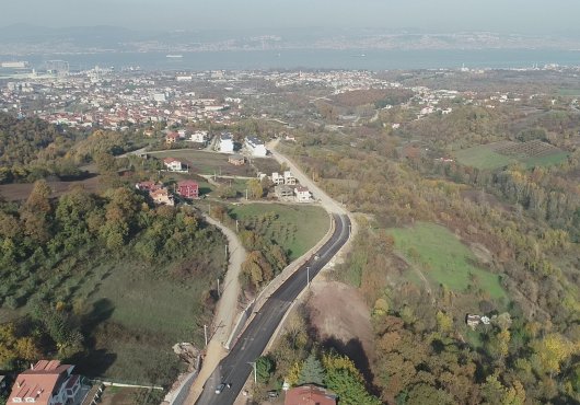 KİRAZLIBAHÇE CADDESİ BAŞTAN AŞAĞIYA  YENİLENİYOR