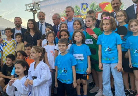 Bakan Osman Aşkın Bak: “8 milyon gencimize yüzme öğrettik”