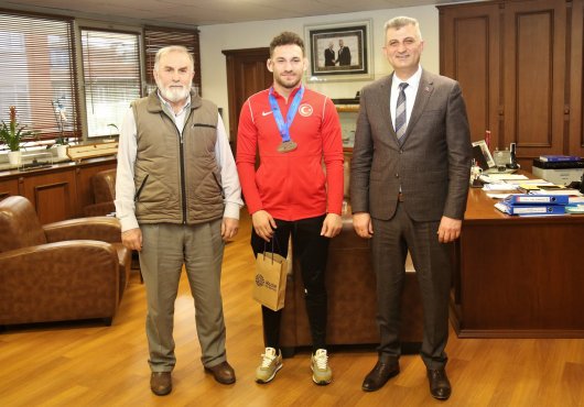 Gölcük'ün gururu başkan Sezer ile buluştu