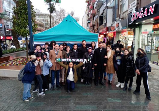 İzmit’in Çocuklarından kandil lokması