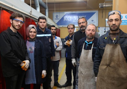 Dantel dantel kaynak işliyor