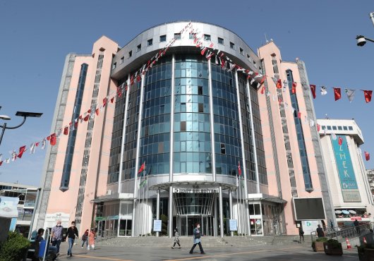 İzmit Belediyesi Kadınlar Matinesini iptal etti