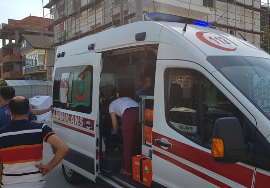 ASANSÖR BOŞLUĞUNA DÜŞTÜLER