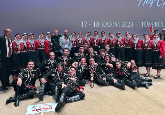 KOCAELİ FOLKLOR SPOR KULÜBÜ KUPAYI ALDI