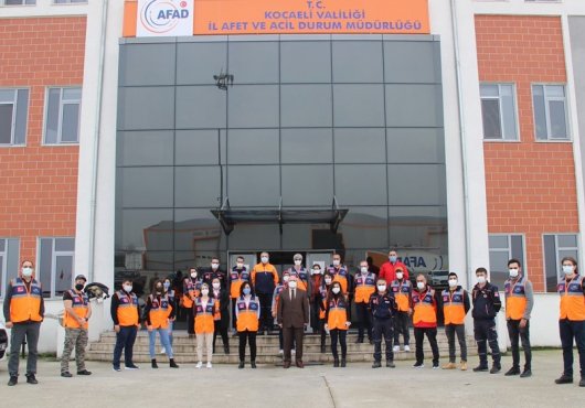 İZMİR'DE YAŞANAN DEPREM  AFAD GÖNÜLLÜ SAYISINI ARTTIRDI