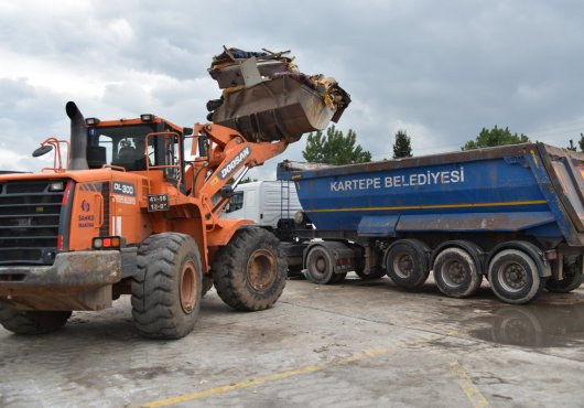 KARTEPE’DE 10 AYDA 150 TON İRİ HACİMLİ ATIK TOPLANDI