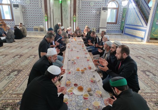Sırrıpaşa’da Sabah Namazı Buluşması