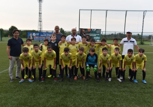 KARTEPE’DE TURNUVA SIRASI MİNİKLERDE