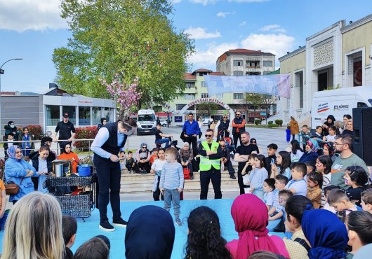 Körfez Belediyesi’nden çocuklara ‘Bayram Şenliği’