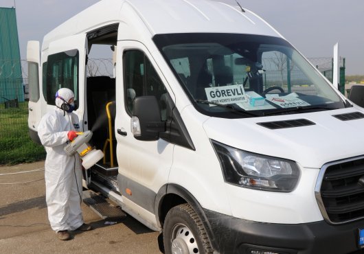 SERVİS ARAÇLARI  DEZENFEKSİYON EDİLİYOR