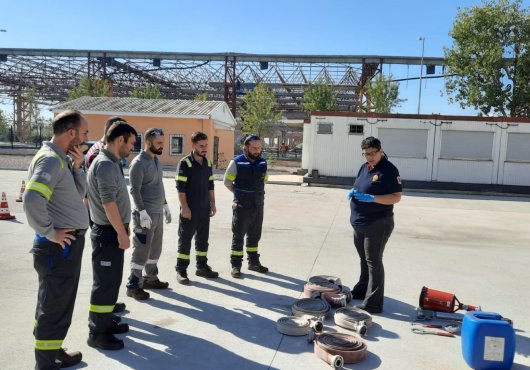 Büyükşehir İtfaiyesi, endüstriyel tesis eğitimlerine devam ediyor