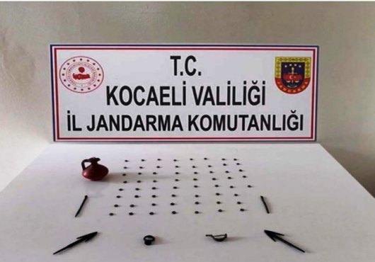 TARİHİ ESER KAÇAKÇISI SUÇÜSTÜ YAKALANDI