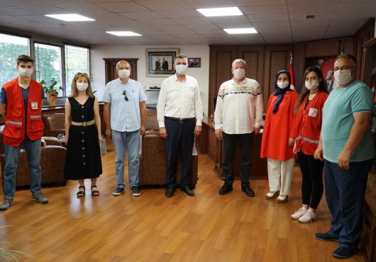 BAŞKAN SEZER'DEN KURBAN BAĞIŞI