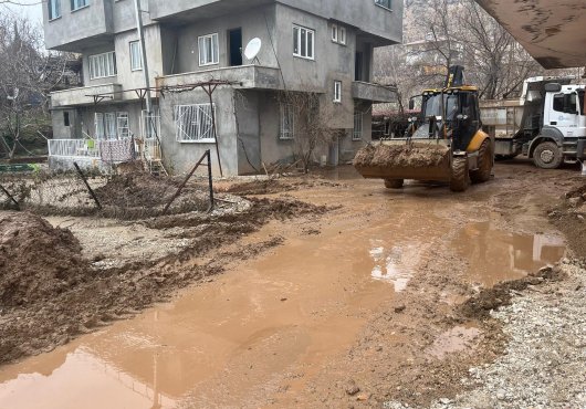 İzmit Belediyesi, Adıyaman’da yaraları sarmaya devam ediyor