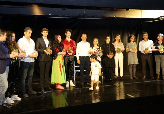“Aşk Her Zaman Güzeldir” sahne aldı