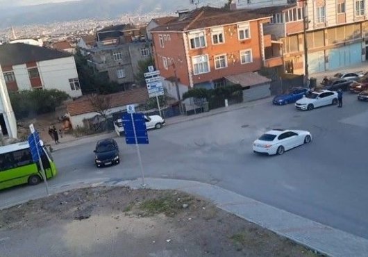 Düğün konvoyundaki magandalar yol kesip drift attılar