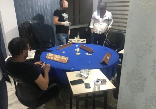 RUHSATSIZ MEKANDA OYUNDA YAKALANDILAR