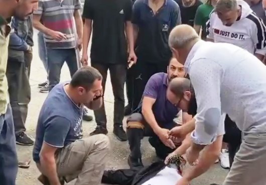 Havaya ateş açarken, kendini vurdu