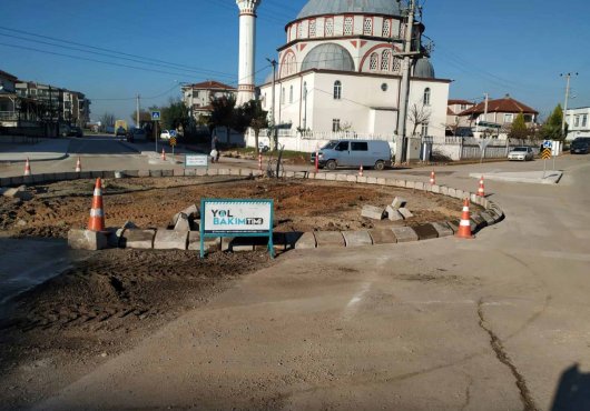    Başiskele Tınaztepe’de dönel kavşak yapıldı