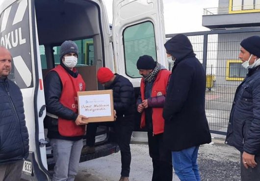 SAMIMIYETSIZLIGIN FOTOGRAFI DIYEREK IZMIT BELEDIYESINI ELESTIRDI