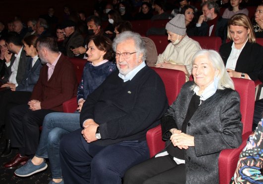Başkan Hürriyet, duayen sanatçıları Leyla Hanım galasına davet etti