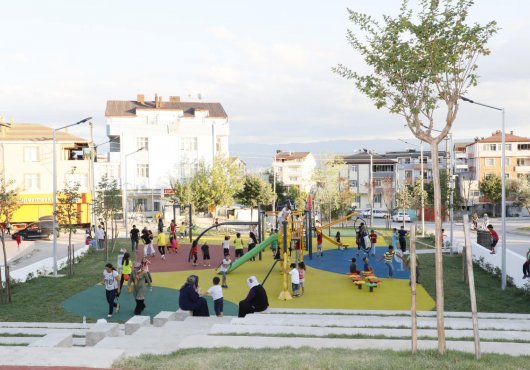 ÇOCUKLARDAN BAŞKAN SÖĞÜT'E GÖNÜLDEN TEŞEKKÜR