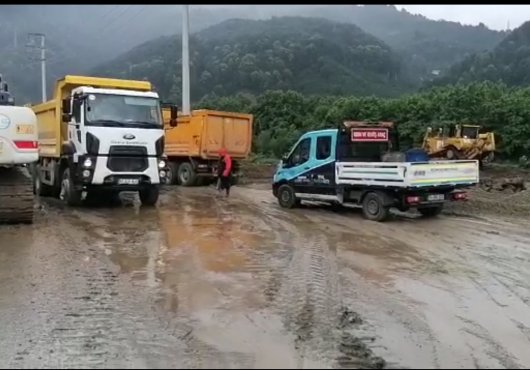 Büyükşehir Yol Bakım Timi Düzce’de