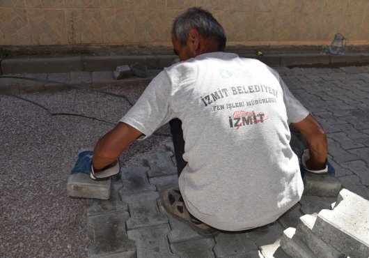 GÜL SOKAK  GÜLÜMSEDİ