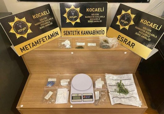 Uyuşturucu tacirlerine geçit yok!  11 şüpheliden 4'ü tutuklandı