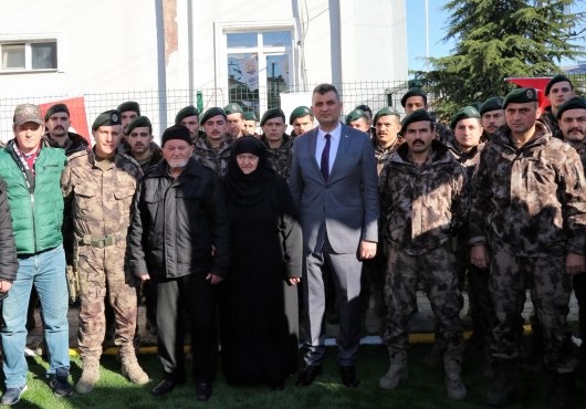 BAŞKAN SEZER ŞEHİT BAYRAM ÖZDERE'Yİ MEHMET AKİF'İN DİZELERİYLE ANDI