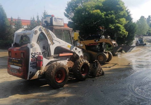          Büyükşehir Yol Bakım Timi Bartın’da çalışmalara katılıyor