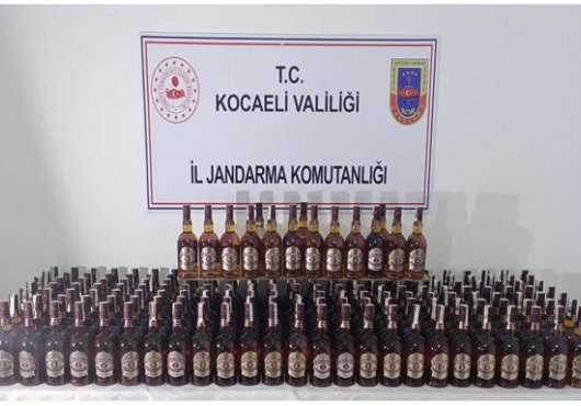 DURDURULAN 2 ARAÇTAN 190 ŞİŞE  KAÇAK İÇKİ ELE GEÇİRİLDİ