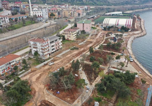 HEREKE SAHİLİNE PALMİYELER DİKİLDİ