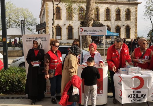 Kızılay çocukları unutmadı